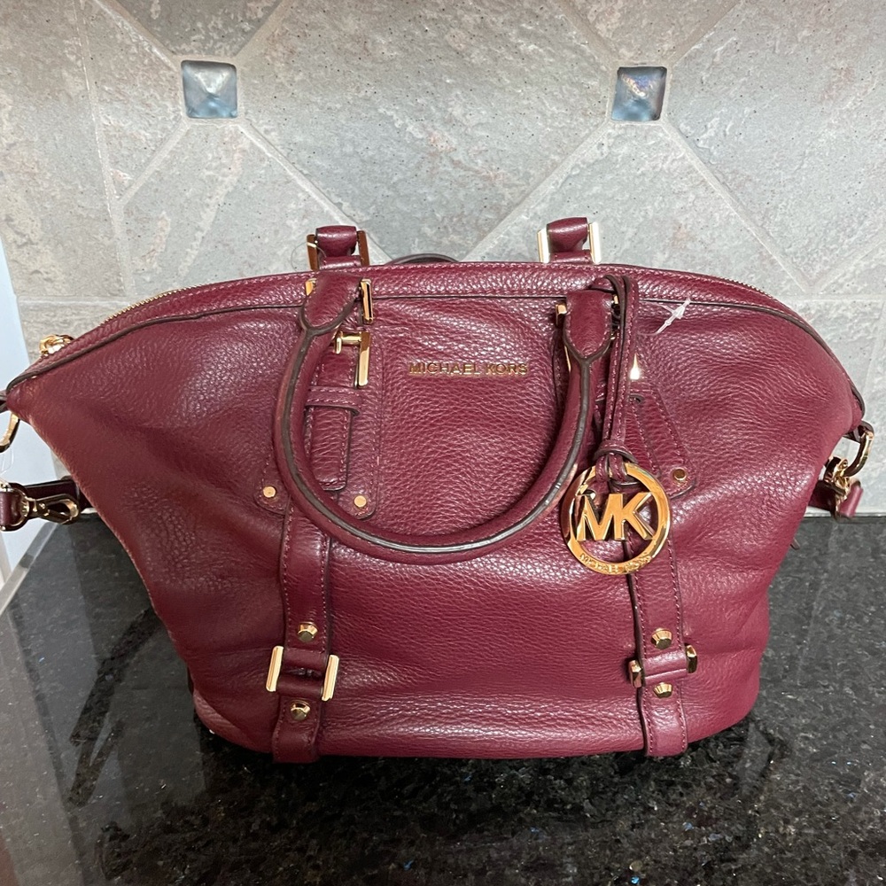 Michael Kor’s Leather Purse. New and never used.